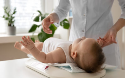 Bébé : quand faut-il consulter un ostéopathe ?
